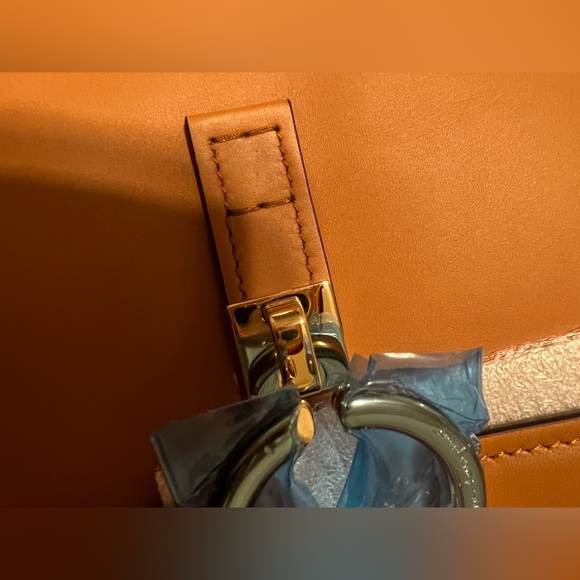 Salvatore Ferragamo “Fiona” Shoulder Bag - Picture 5 of 15